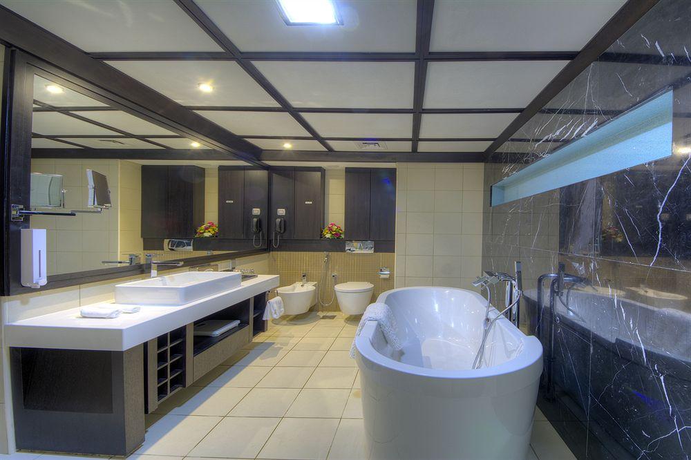 דובאי Raintree Rolla Hotel מראה חיצוני תמונה