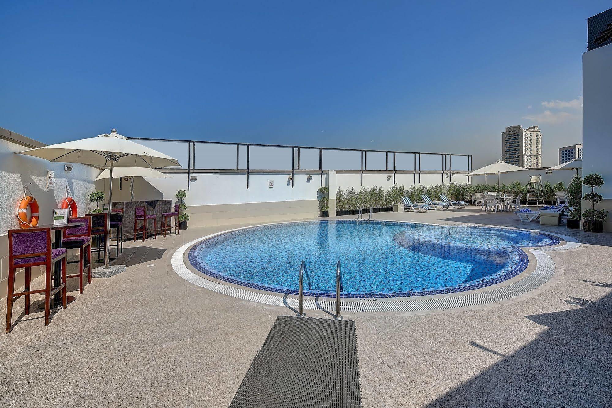 דובאי Raintree Rolla Hotel מראה חיצוני תמונה